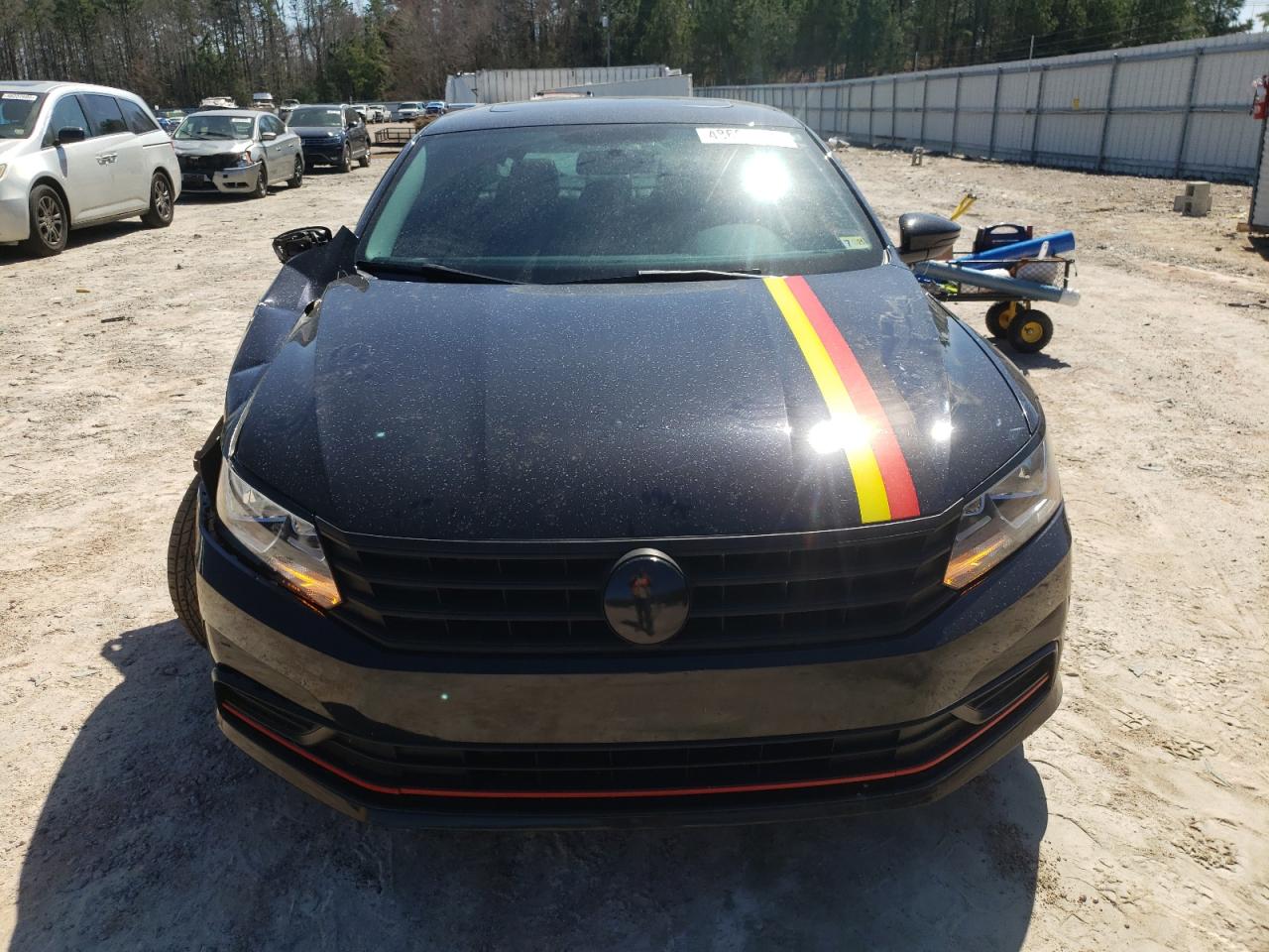 2019 Volkswagen Passat - Image 5