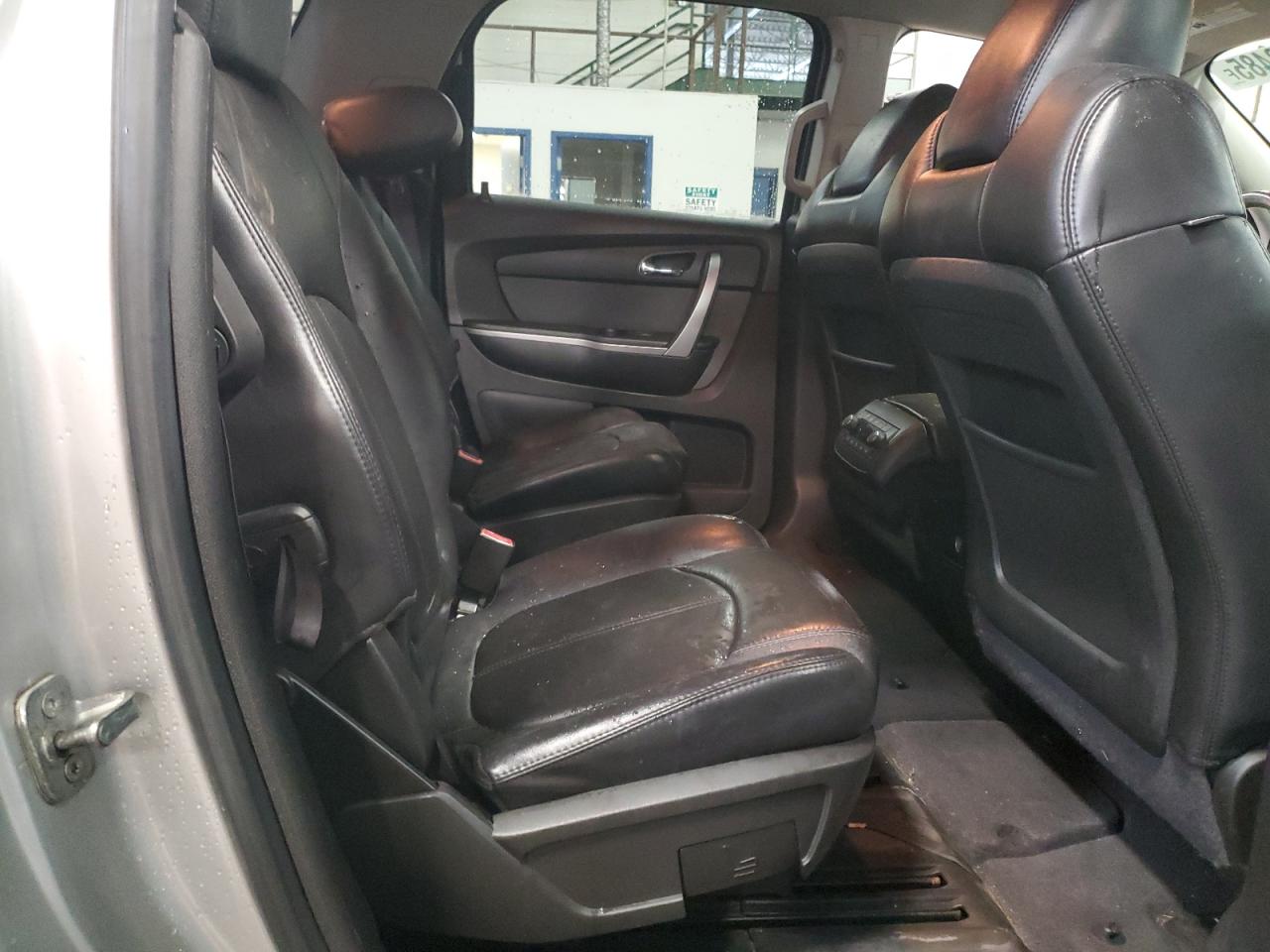 2012 GMC Acadia - Image 11