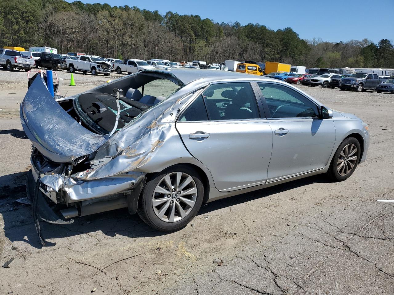 2016 Toyota Camry - Image 3