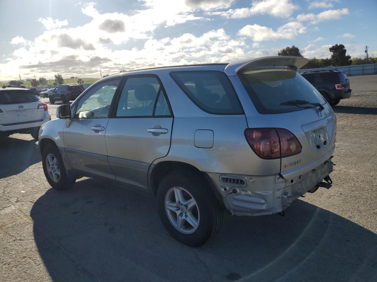 2000 Lexus RX - Image 2