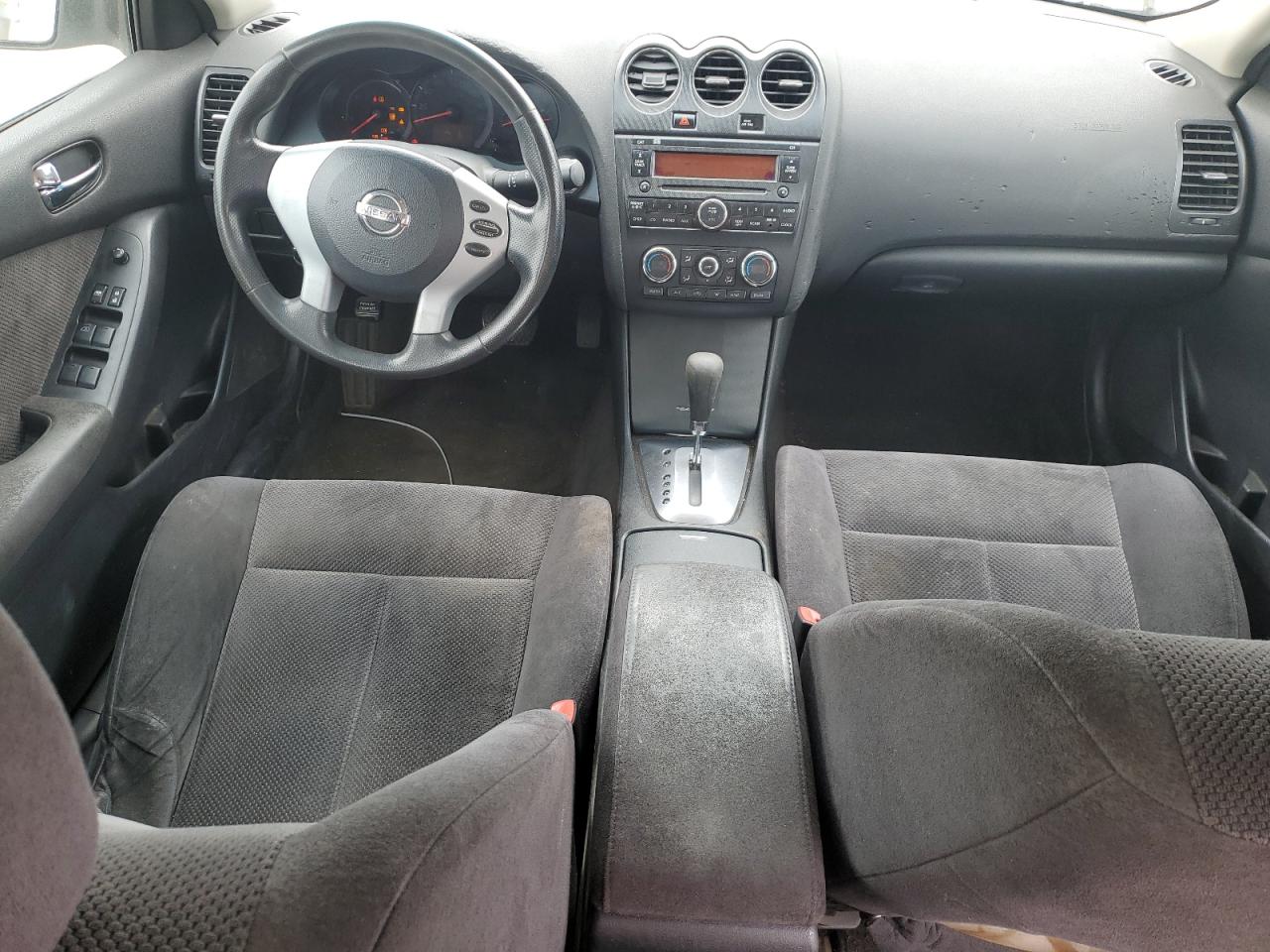 2009 Nissan Altima - Image 8