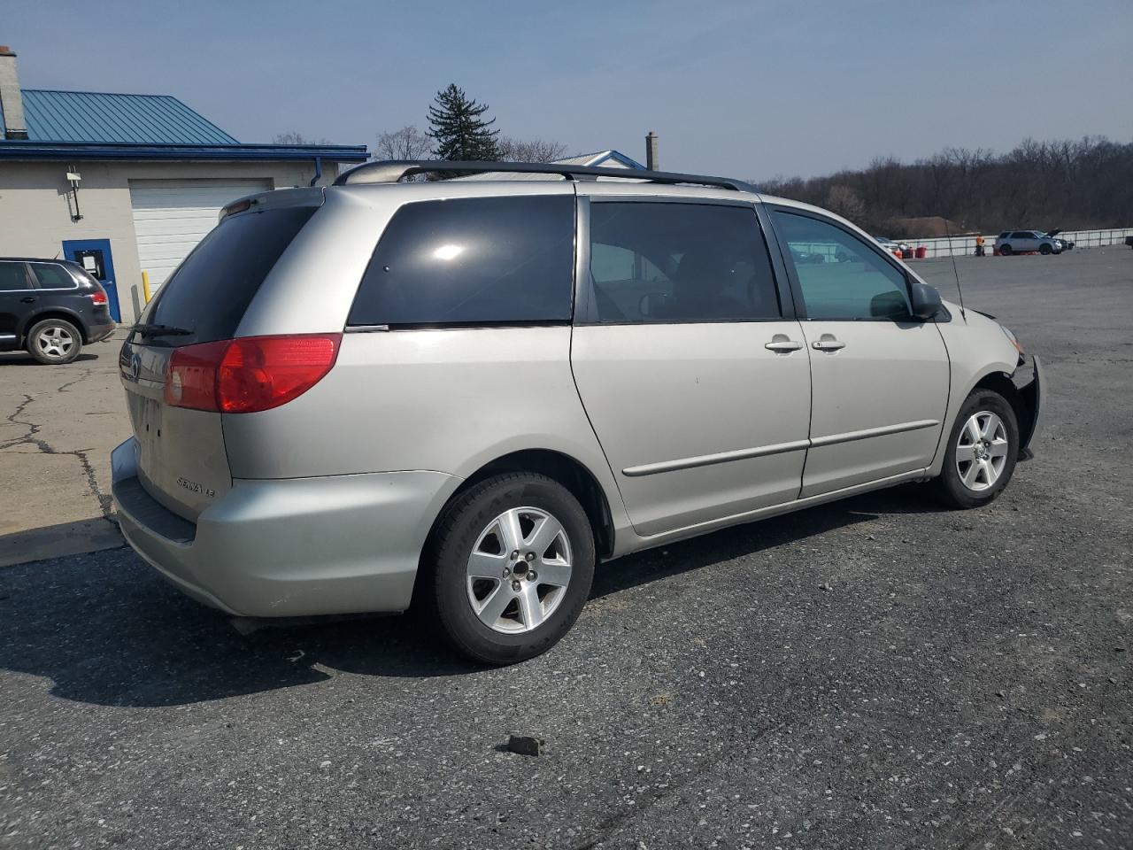 2009 Toyota Sienna - Image 3