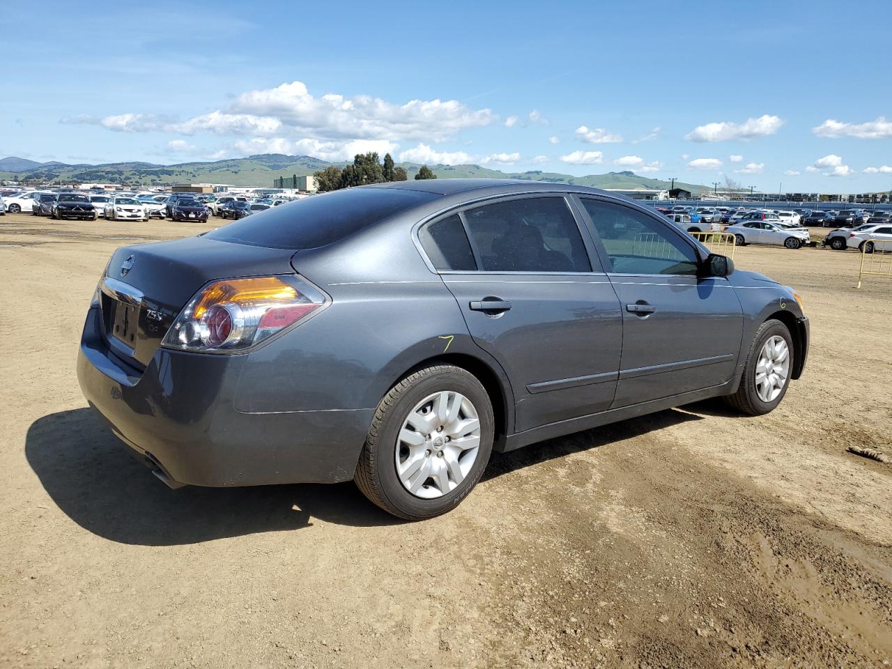 2010 Nissan Altima - Image 3