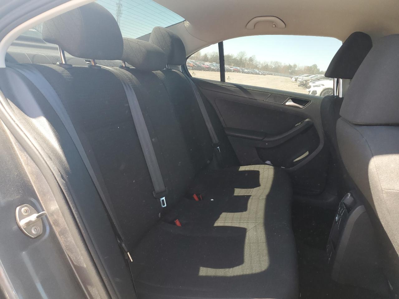 2015 Volkswagen Jetta - Image 10