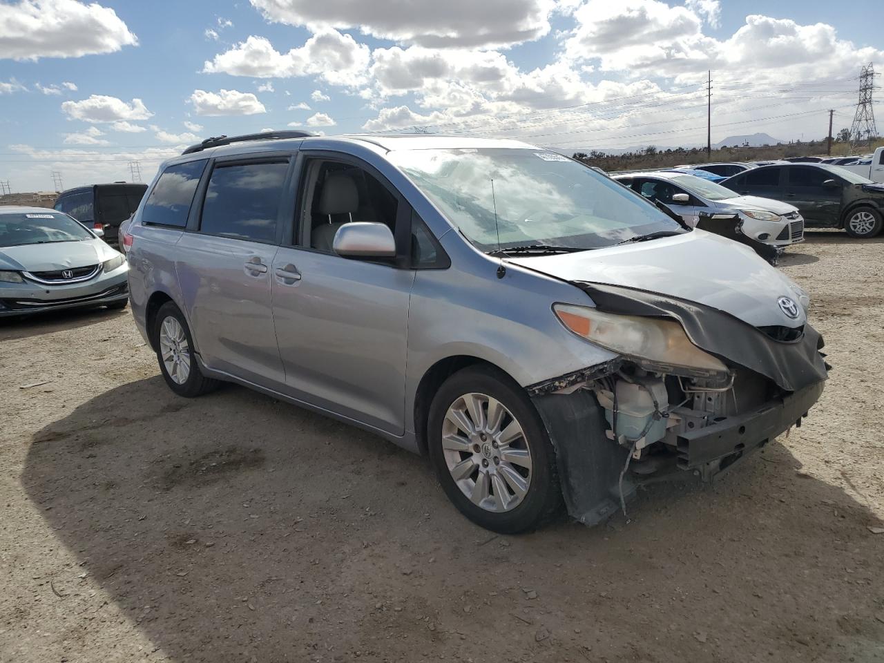 2013 Toyota Sienna - Image 4