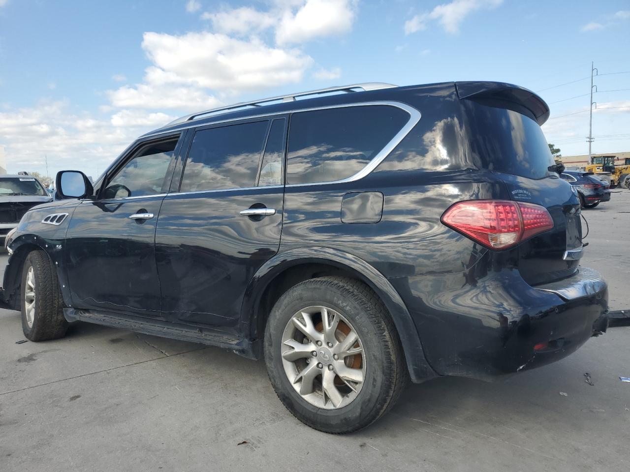 2015 Infiniti QX80 - Image 2