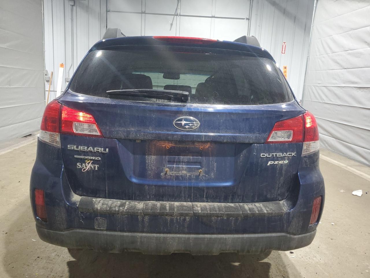 2011 Subaru Outback - Image 6