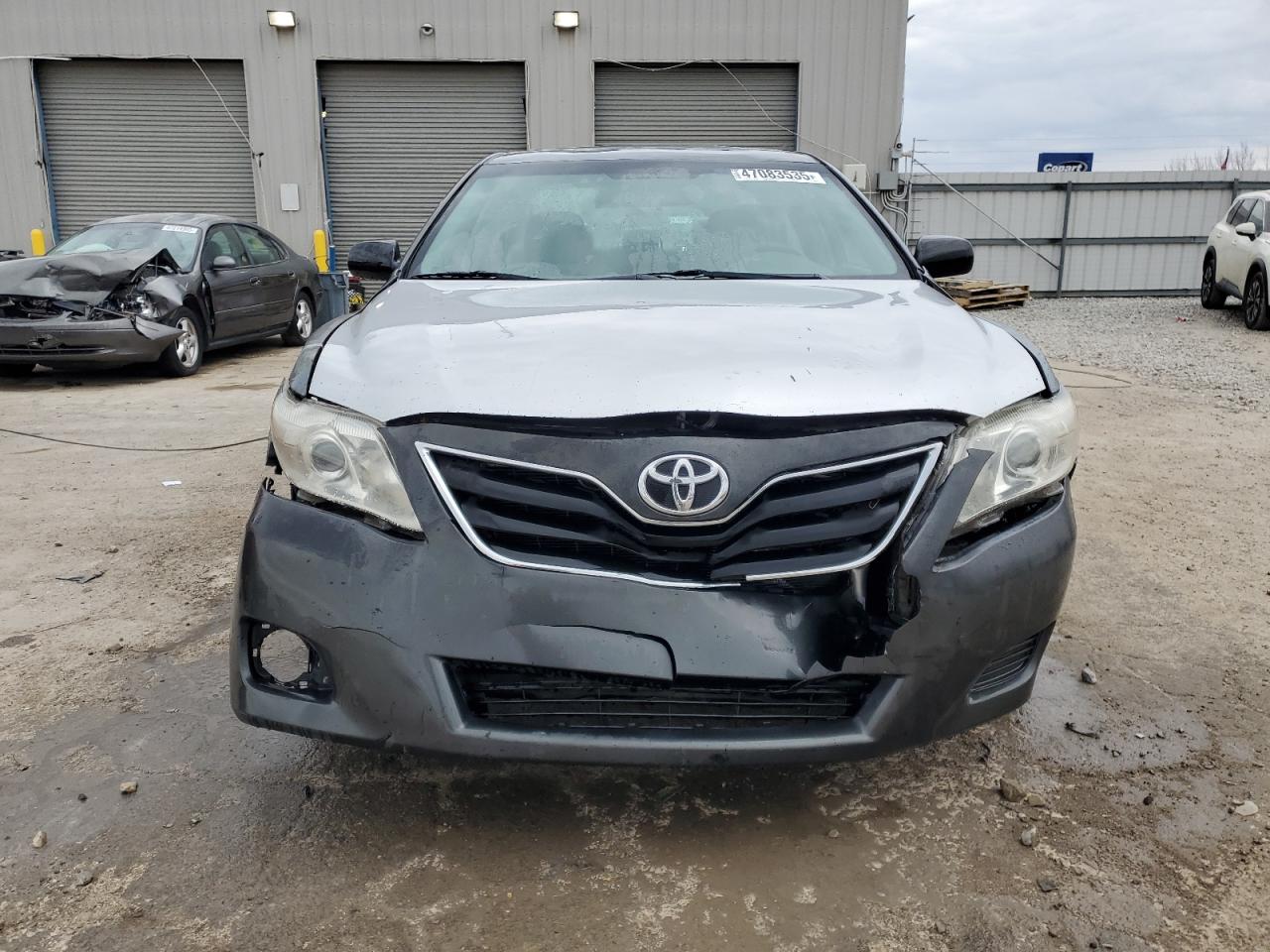 2010 Toyota Camry - Image 5