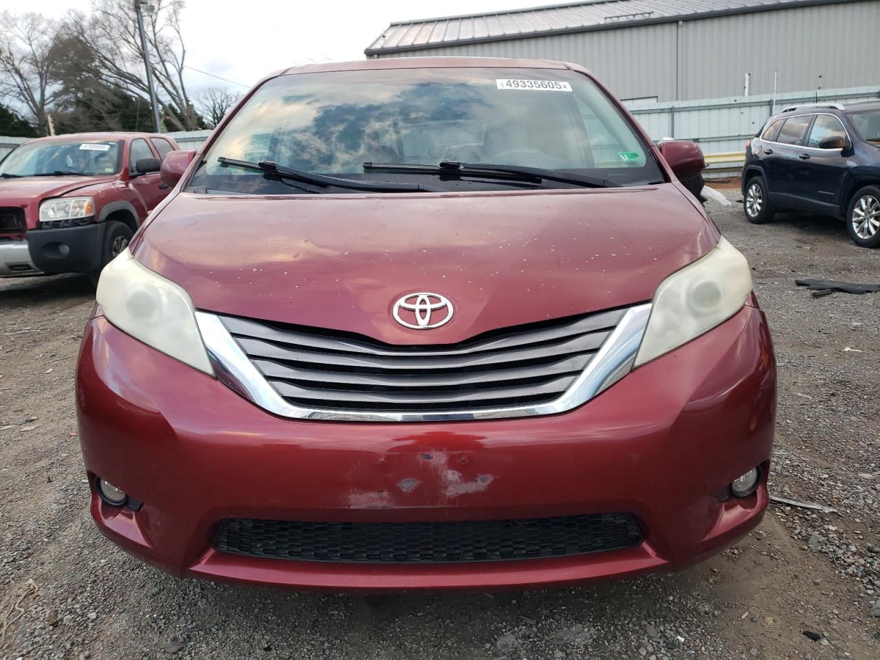 2011 Toyota Sienna - Image 5