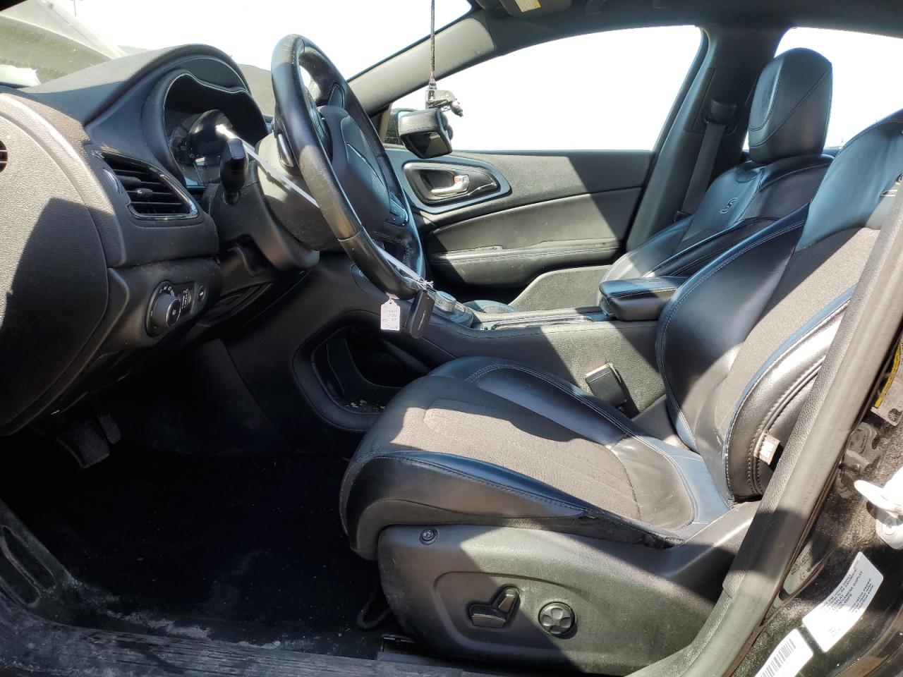 2015 Chrysler 200 - Image 7