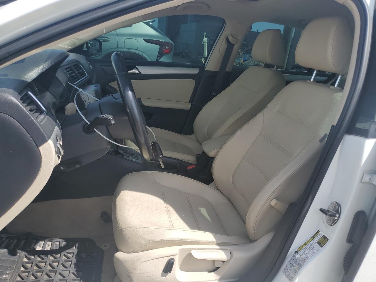 2014 Volkswagen Jetta - Image 7