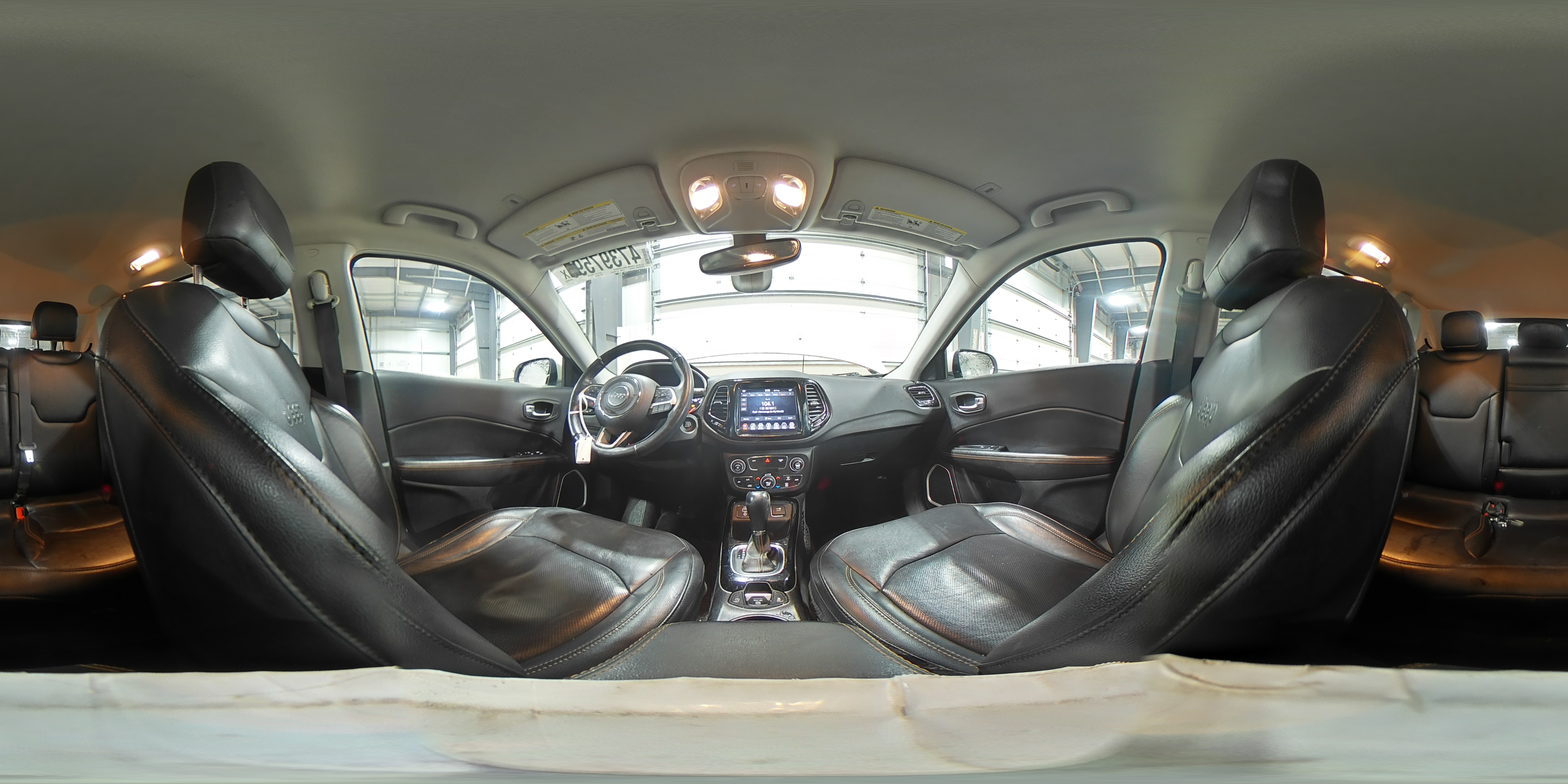 2019 Jeep Compass - Image 16