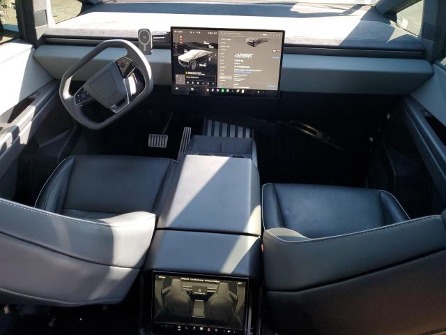  TESLA CYBERTRUCK 2024 Сріблястий