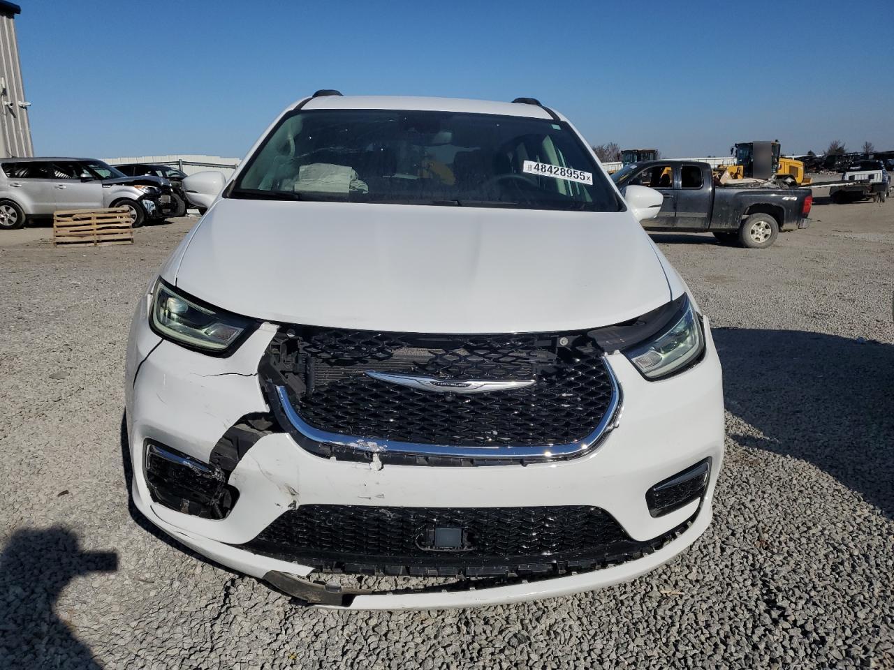 2022 Chrysler Pacifica - Image 5