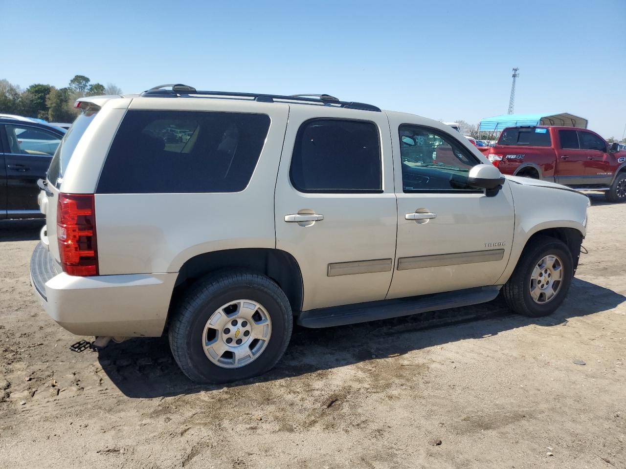 2011 Chevrolet Tahoe - Image 3