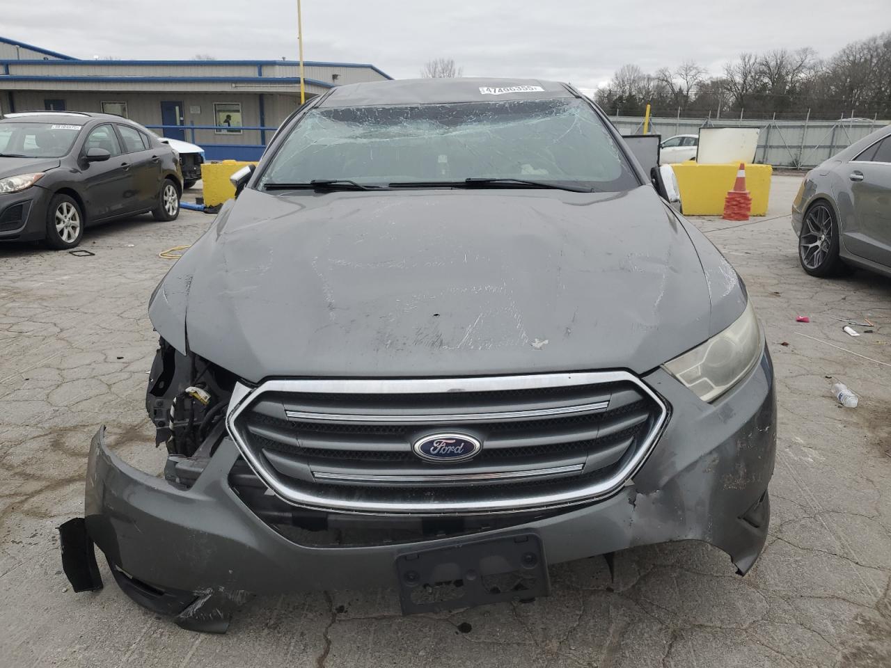2014 Ford Taurus - Image 5
