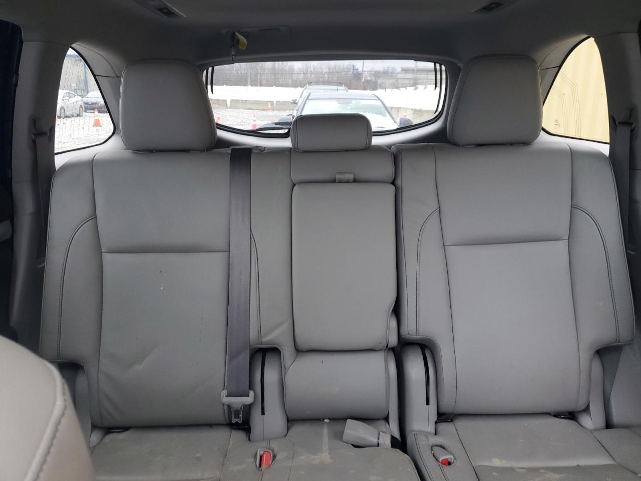 2018 Toyota Highlander - Image 10