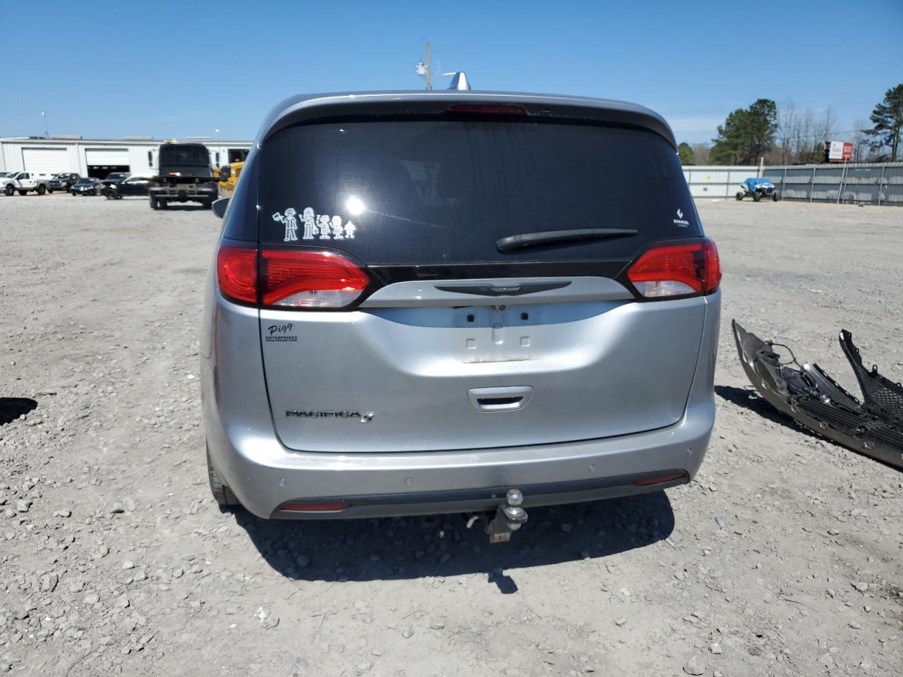 2018 Chrysler Pacifica - Image 6