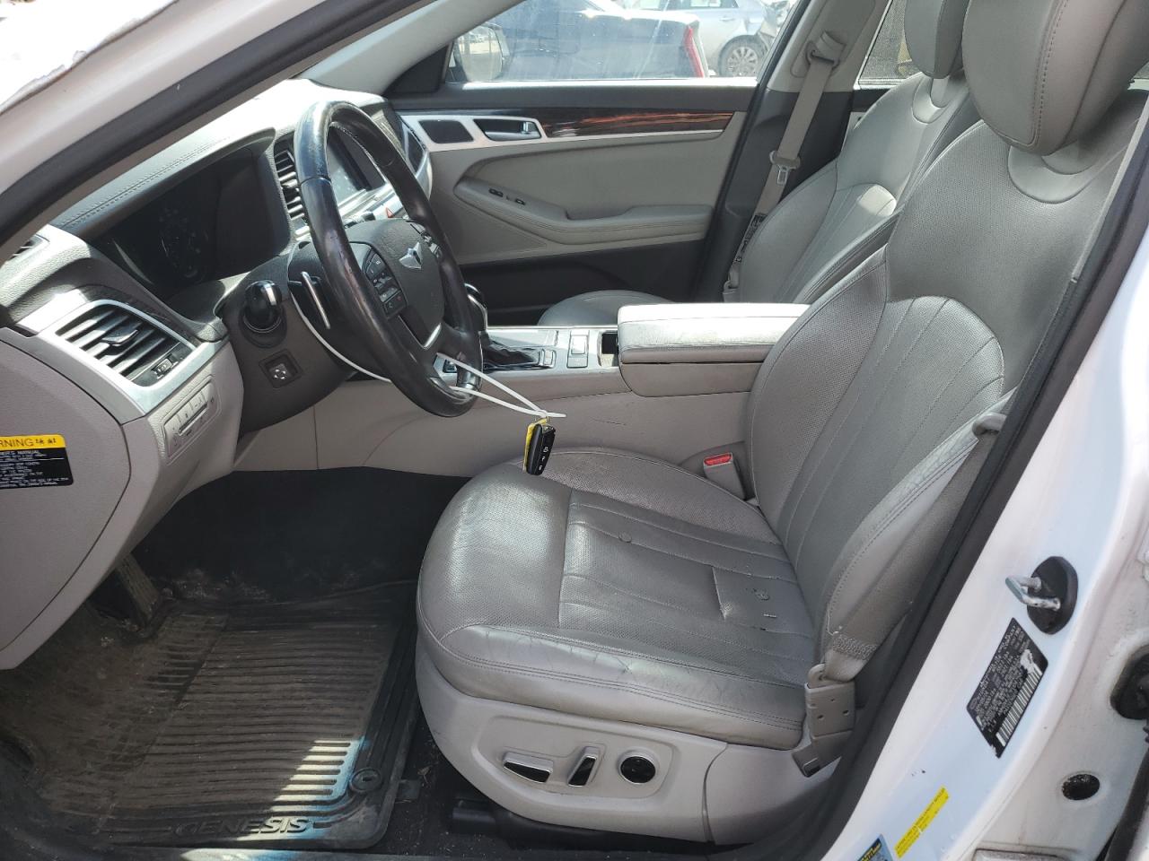 2015 Hyundai Genesis - Image 7
