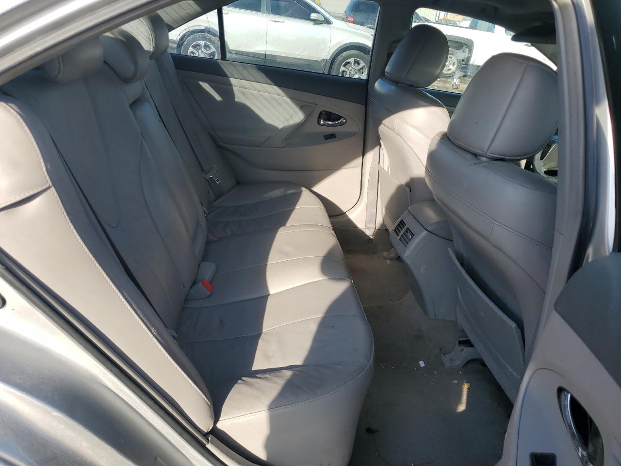 2009 Toyota Camry - Image 10