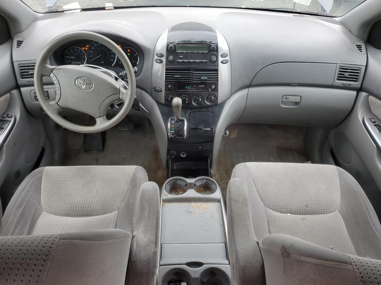 2008 Toyota Sienna - Image 8