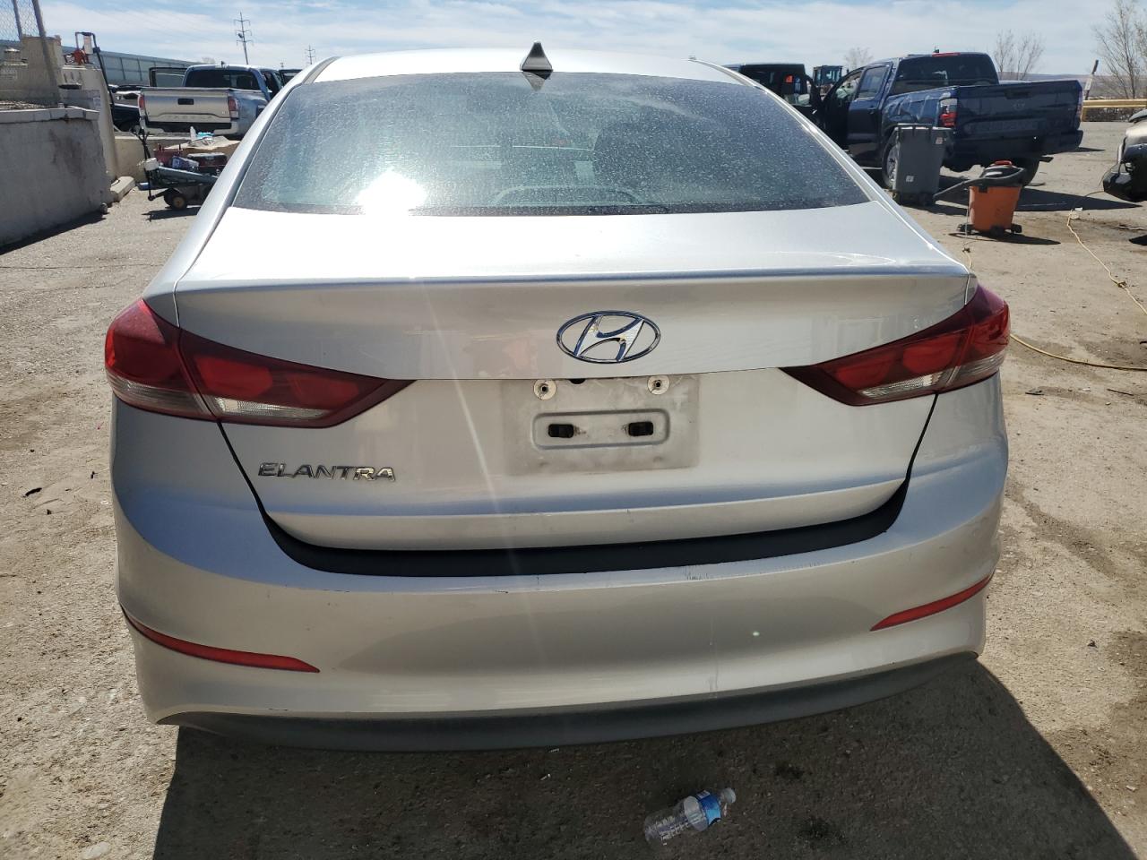 2017 Hyundai Elantra - Image 6