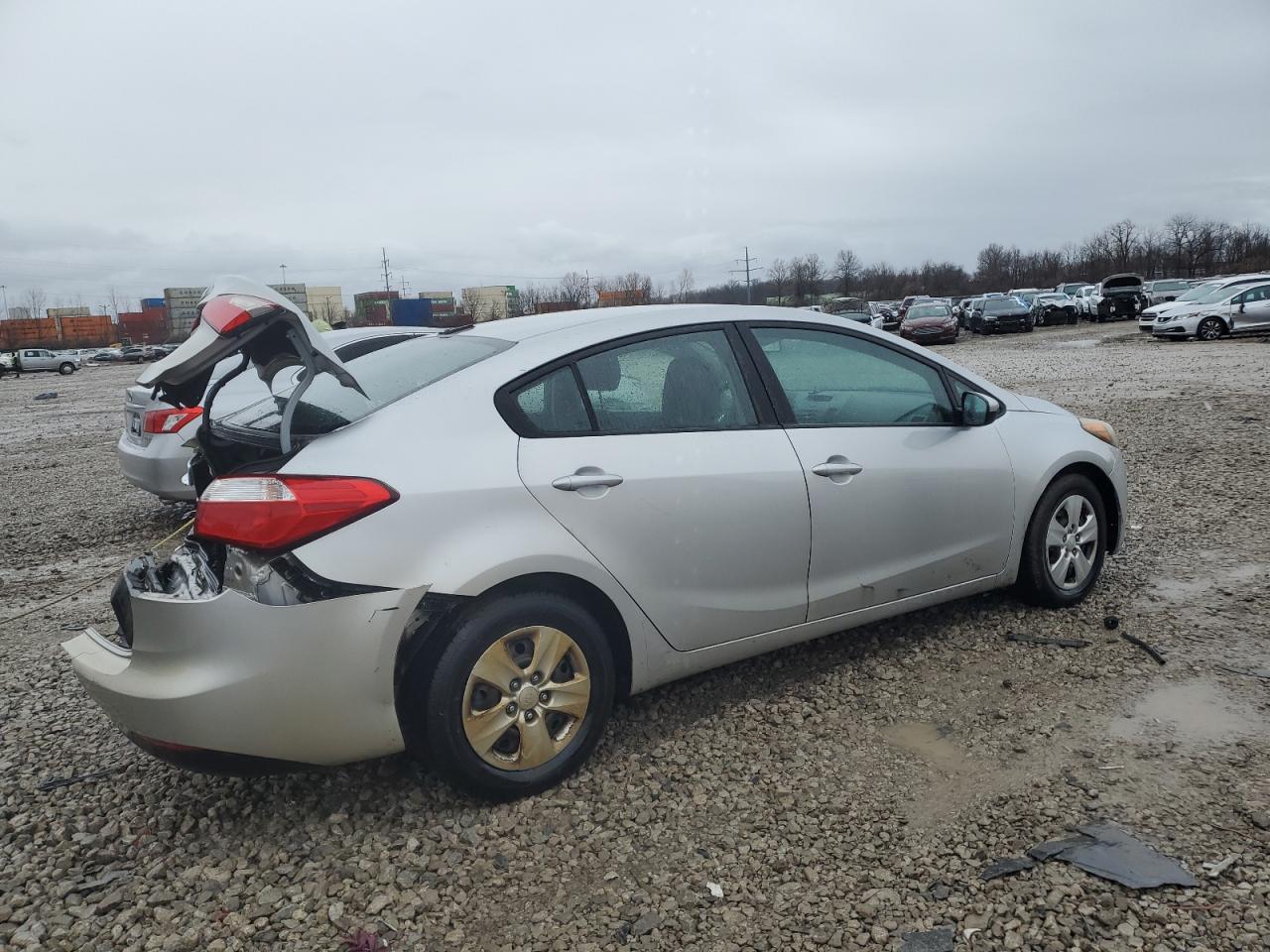 2016 Kia Forte - Image 3