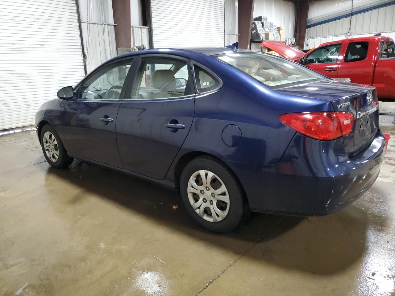 2010 Hyundai Elantra - Image 2