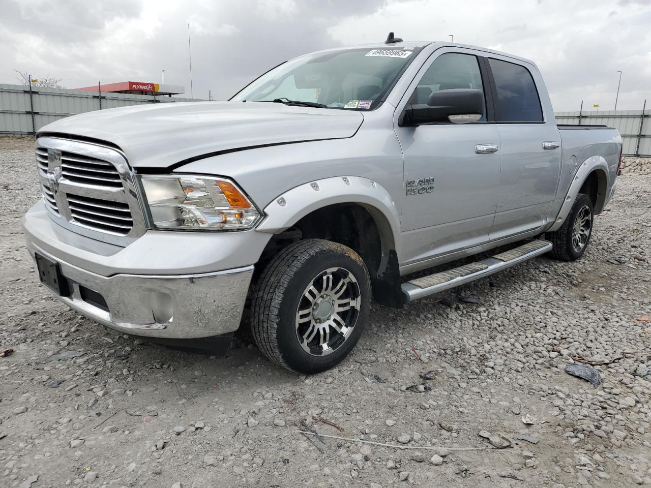 2015 Ram 1500 Slt zu verkaufen in Cahokia Heights, IL - Side