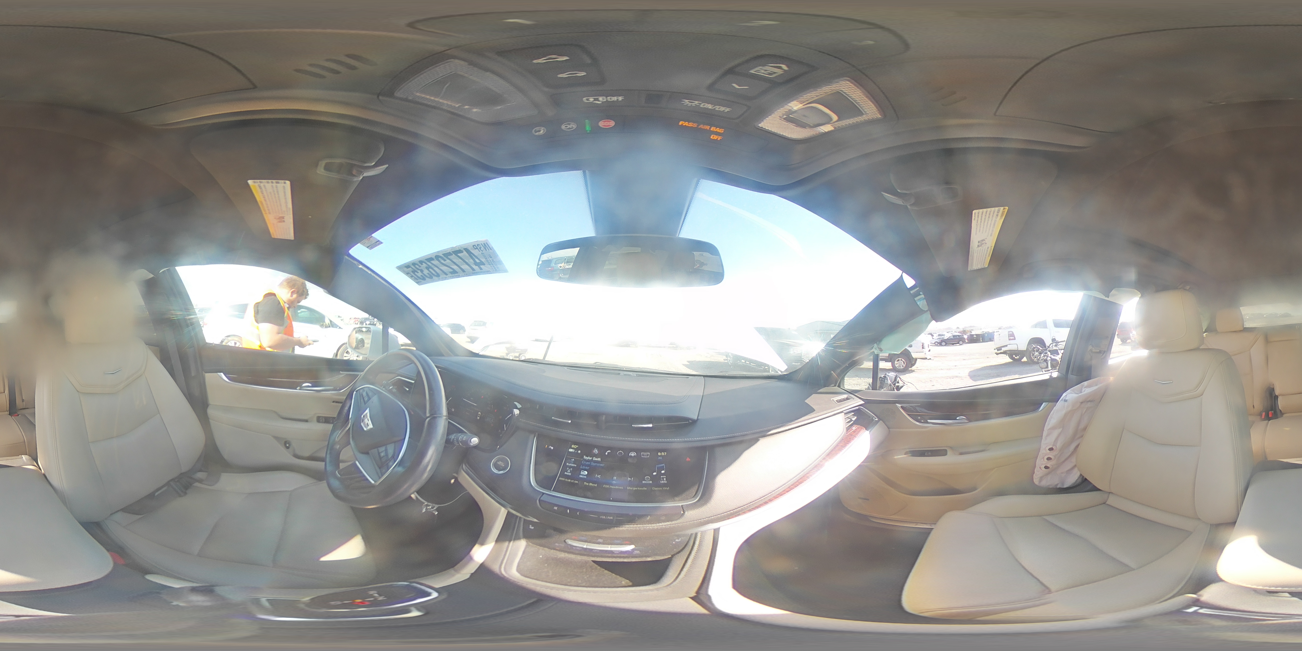 2018 Cadillac XT5 - Image 14