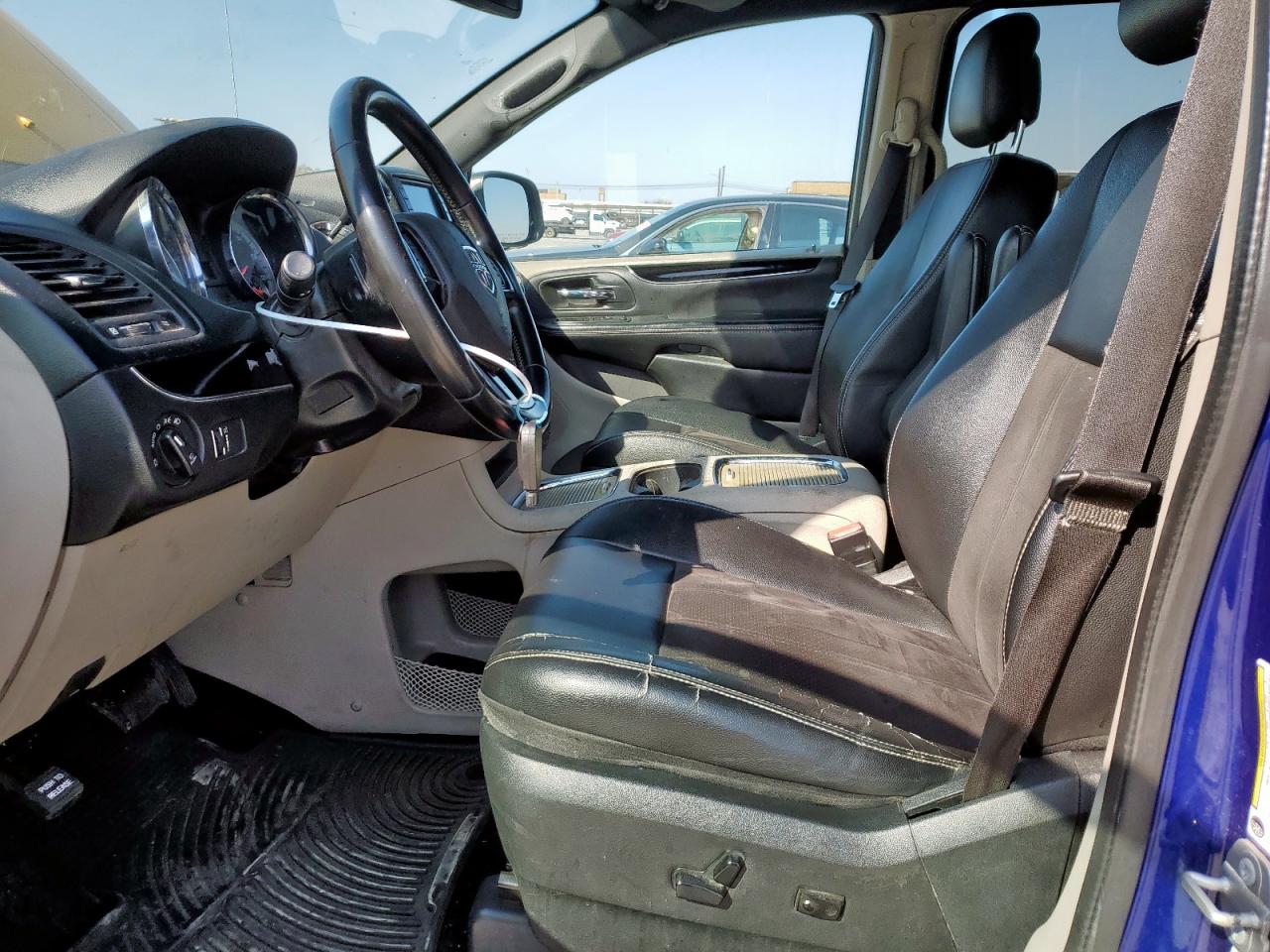 2020 Dodge Caravan - Image 7