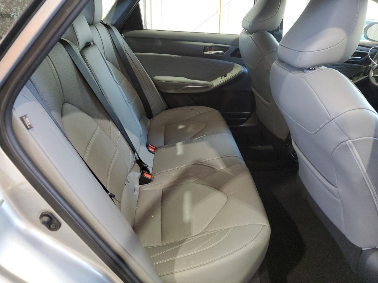 2021 Toyota Avalon - Image 11