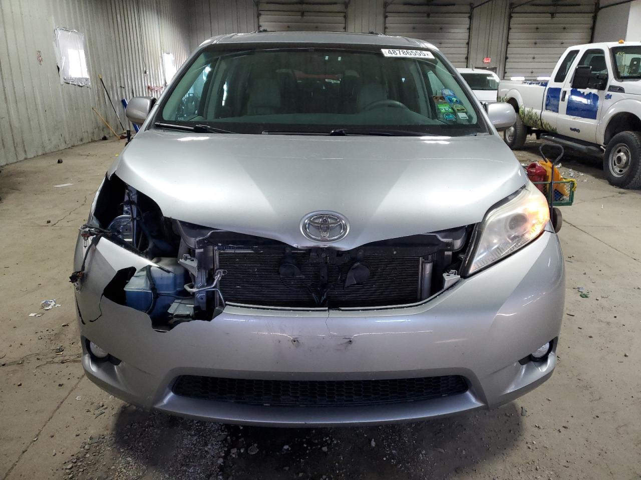2013 Toyota Sienna - Image 5
