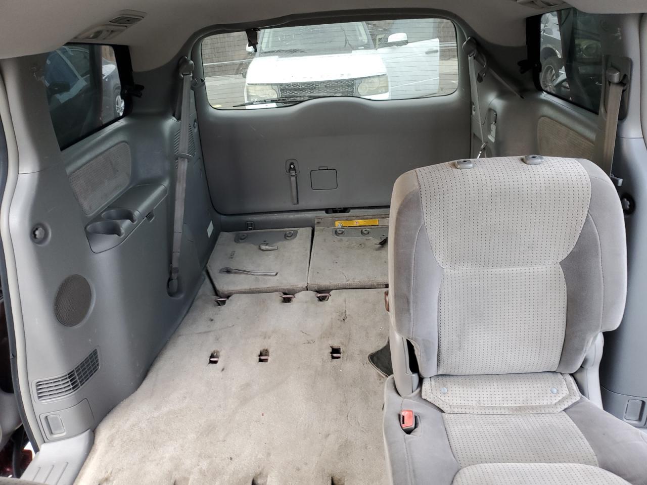 2009 Toyota Sienna - Image 10