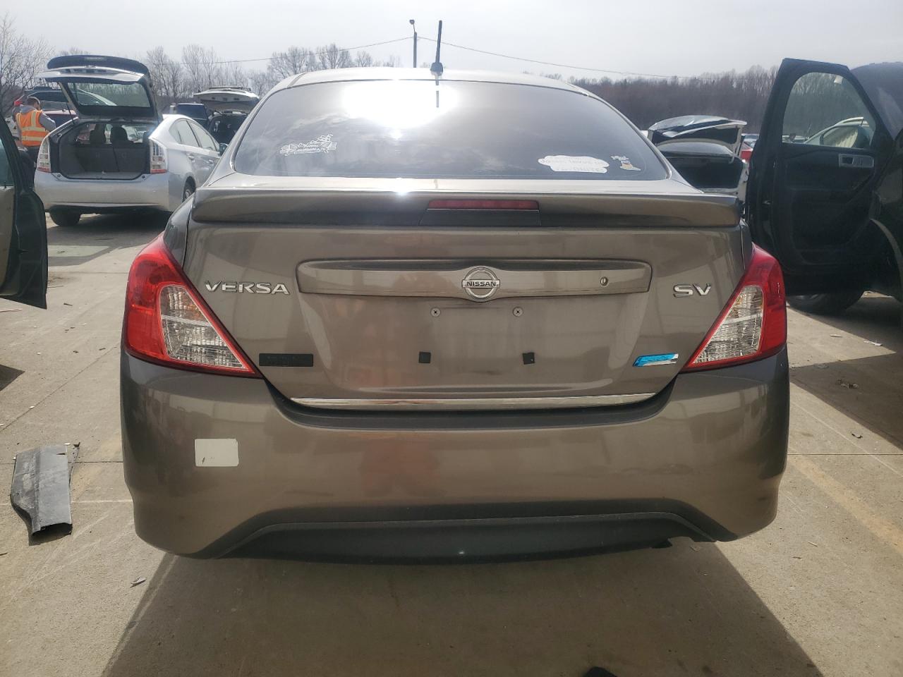 2015 Nissan Versa - Image 6