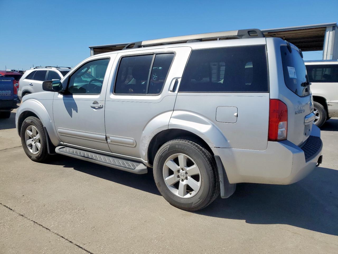 2008 Nissan Pathfinder - Image 2