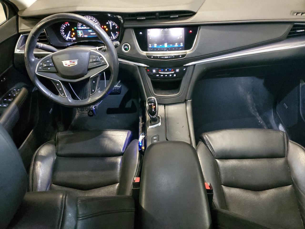 2017 Cadillac XT5 - Image 8