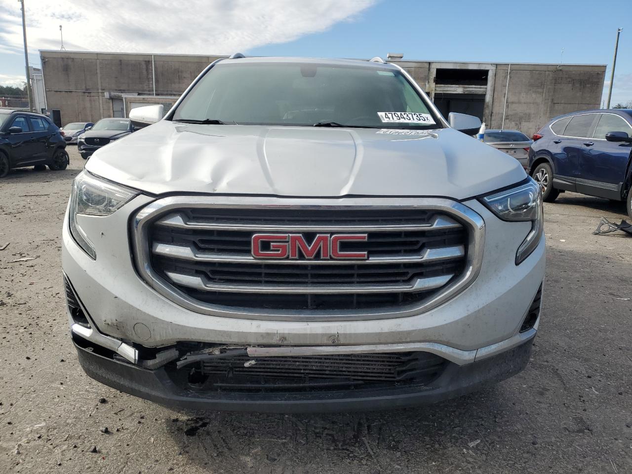 2019 GMC Terrain - Image 5