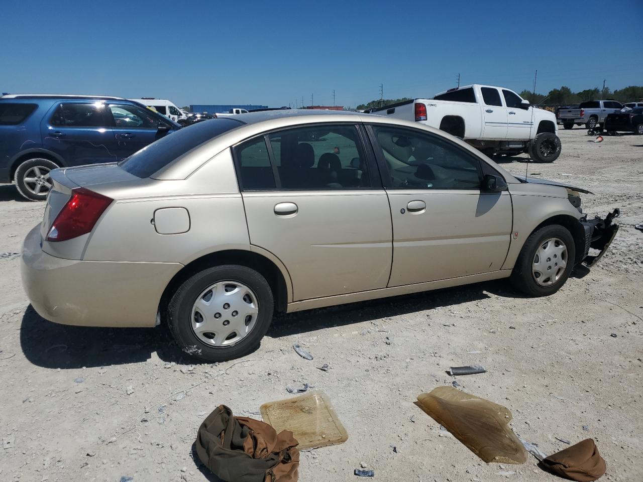 2005 Saturn ION - Image 3