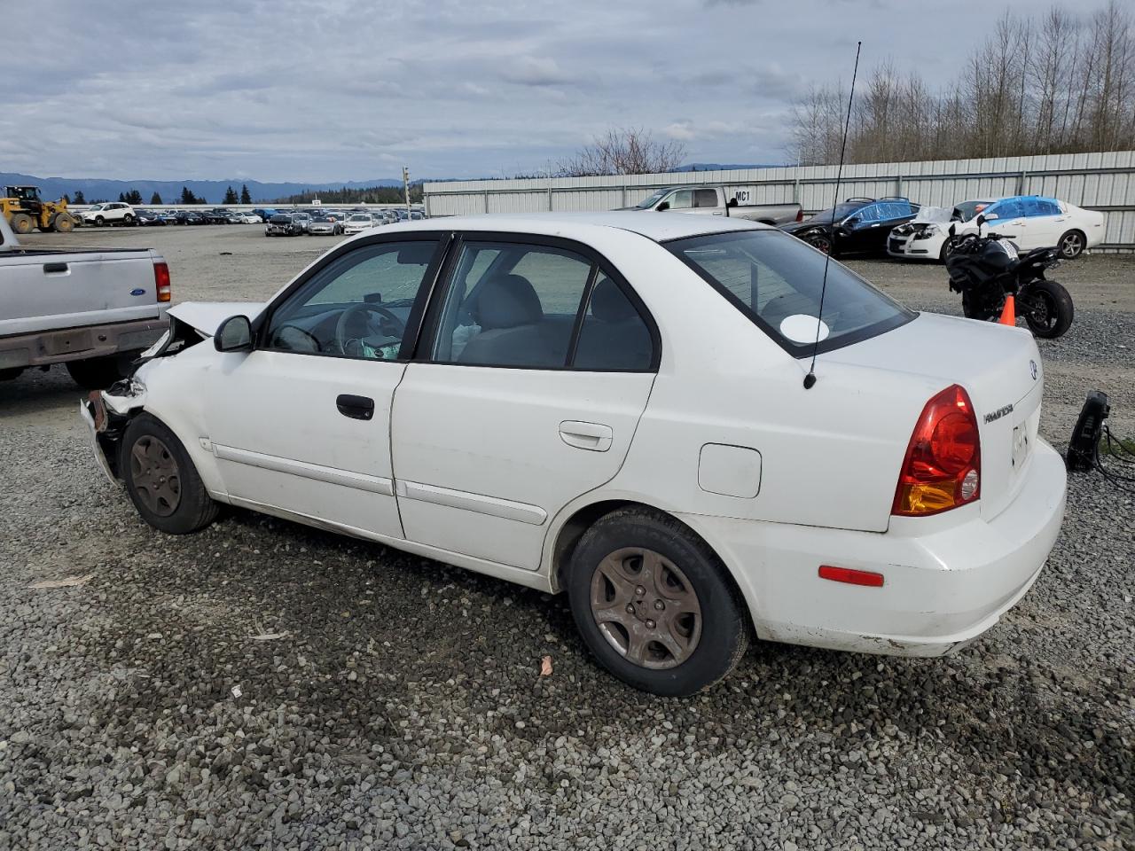 2003 Hyundai Accent - Image 2