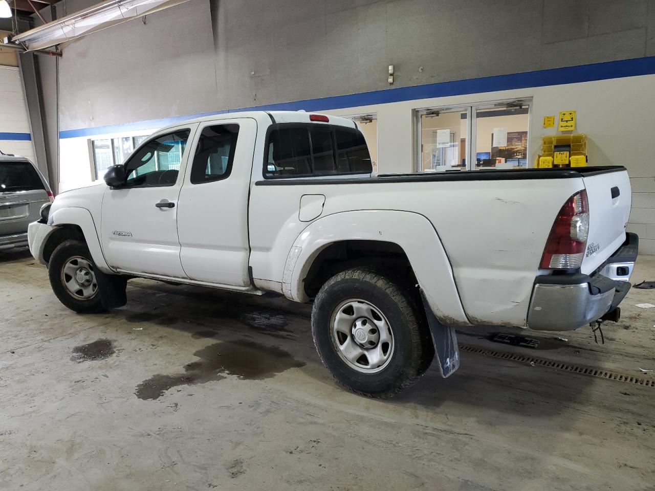 2010 Toyota Tacoma - Image 2