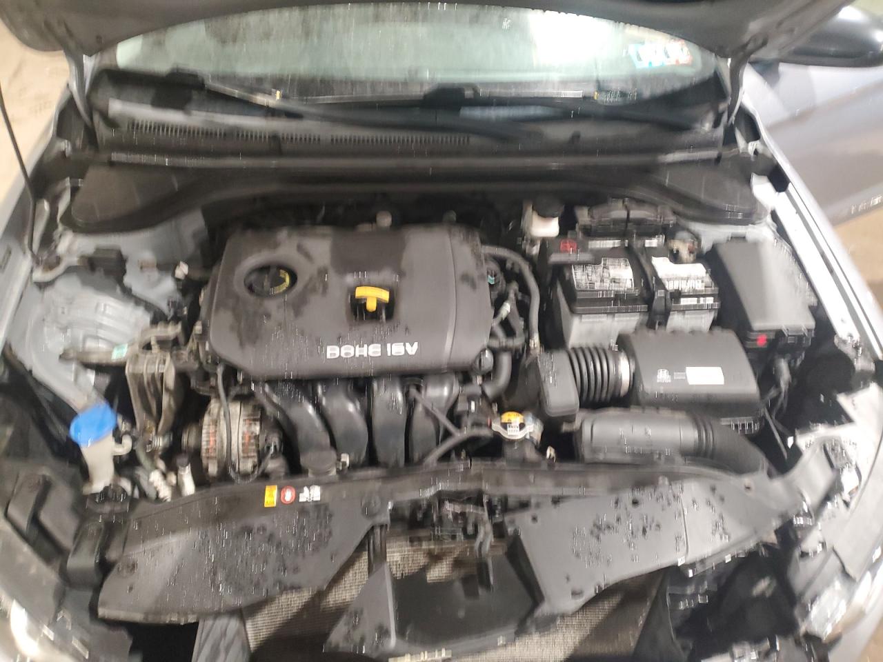 2017 Hyundai Elantra - Image 11