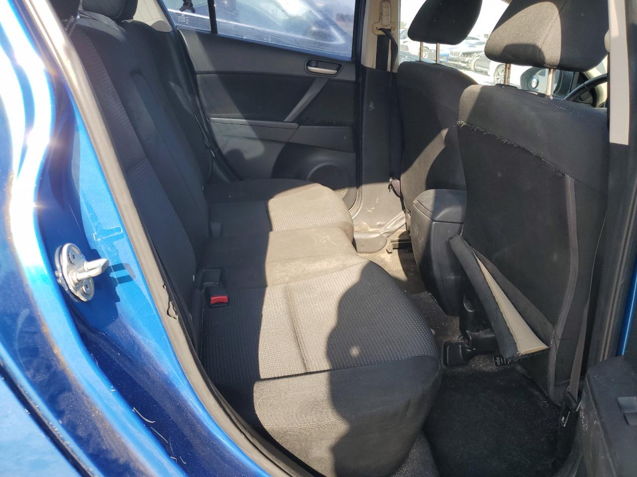 2012 Mazda 3 - Image 10