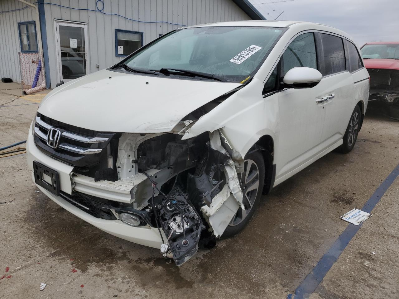 2016 Honda Odyssey Touring for Sale in Pekin, IL - Front End