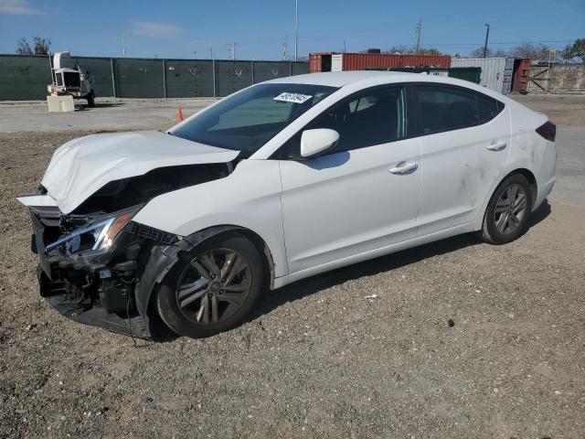  HYUNDAI ELANTRA 2019 Белый