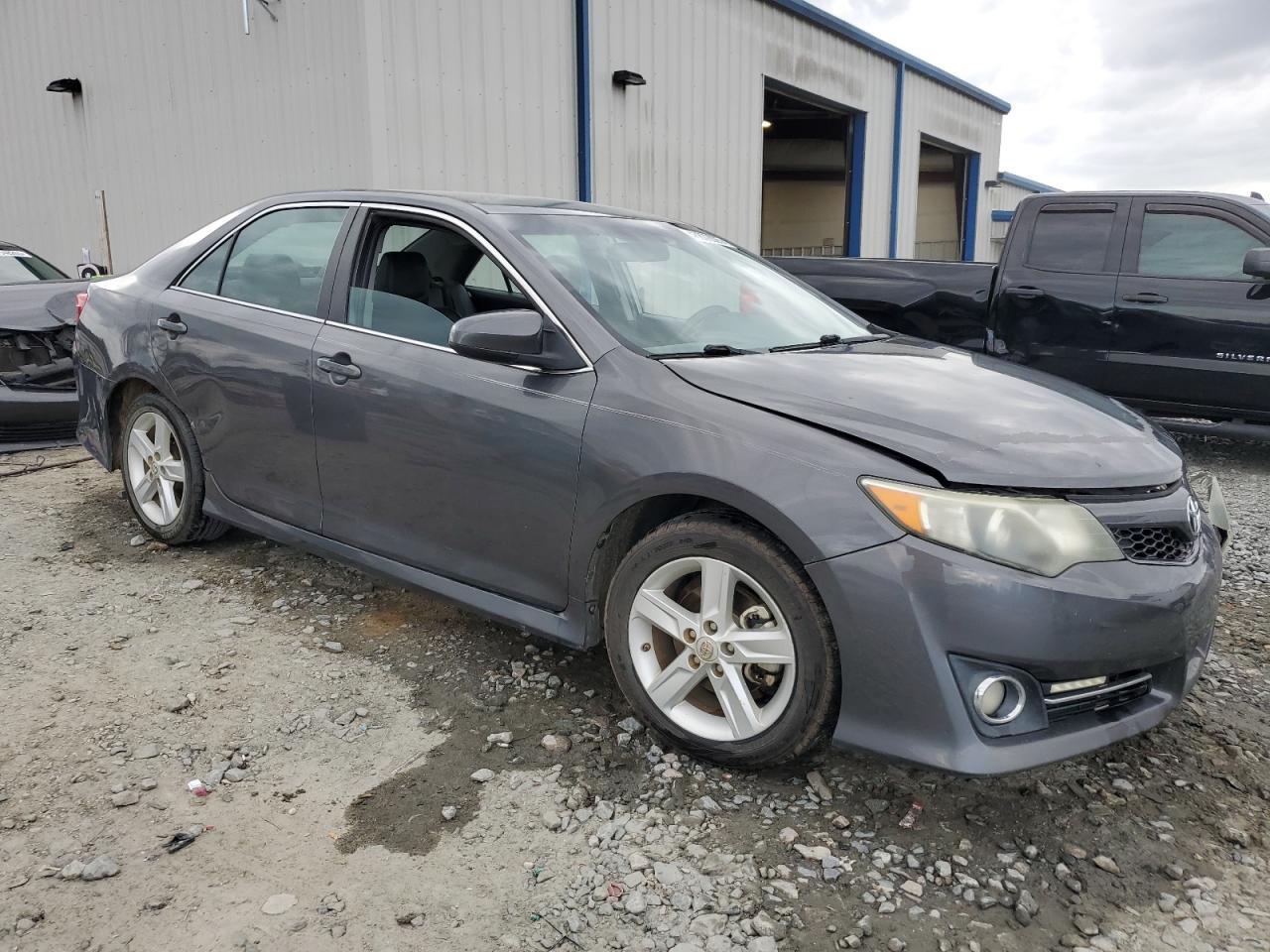 2014 Toyota Camry - Image 4