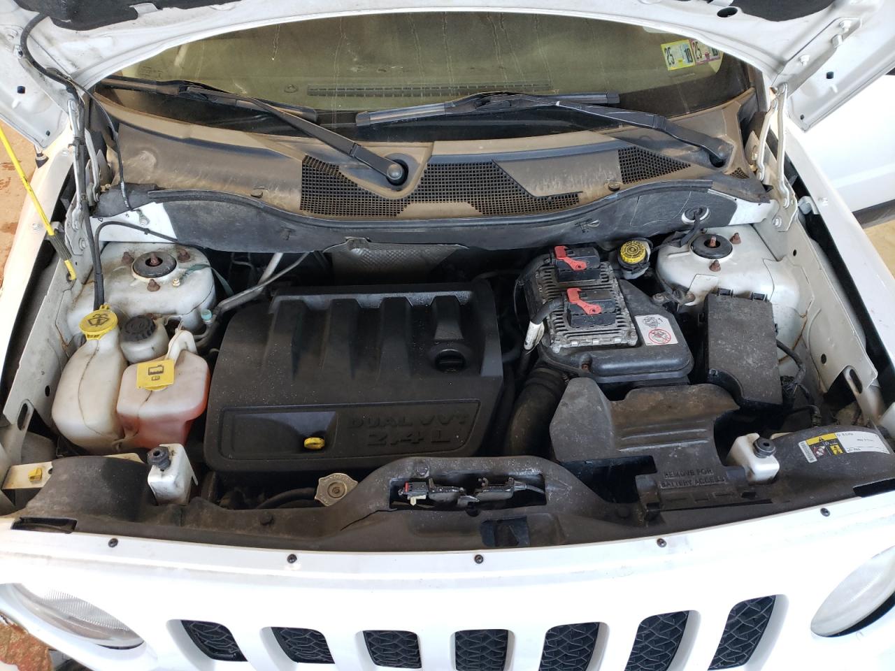 2016 Jeep Liberty (Patriot) - Image 12