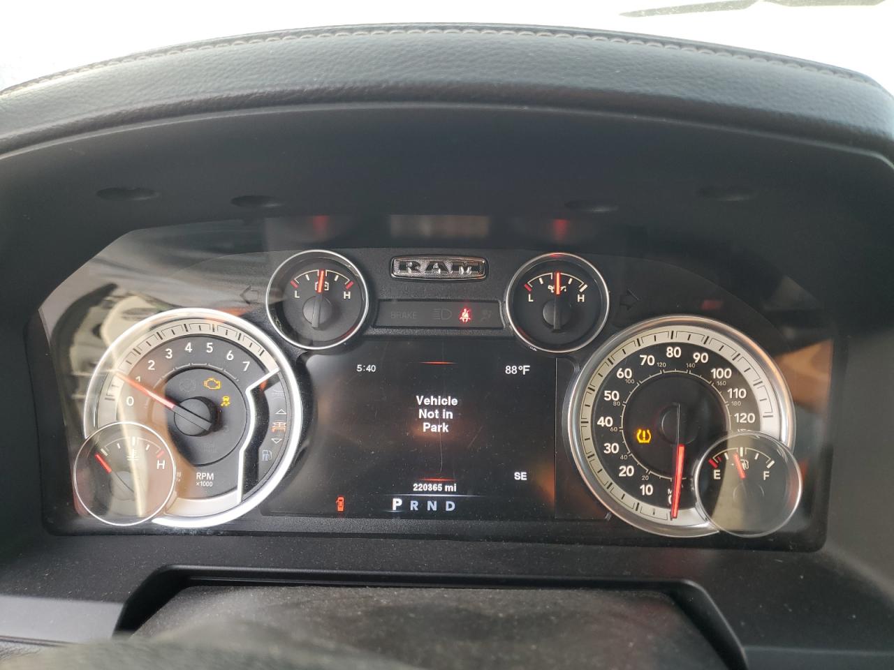 2014 RAM 1500 - Image 9