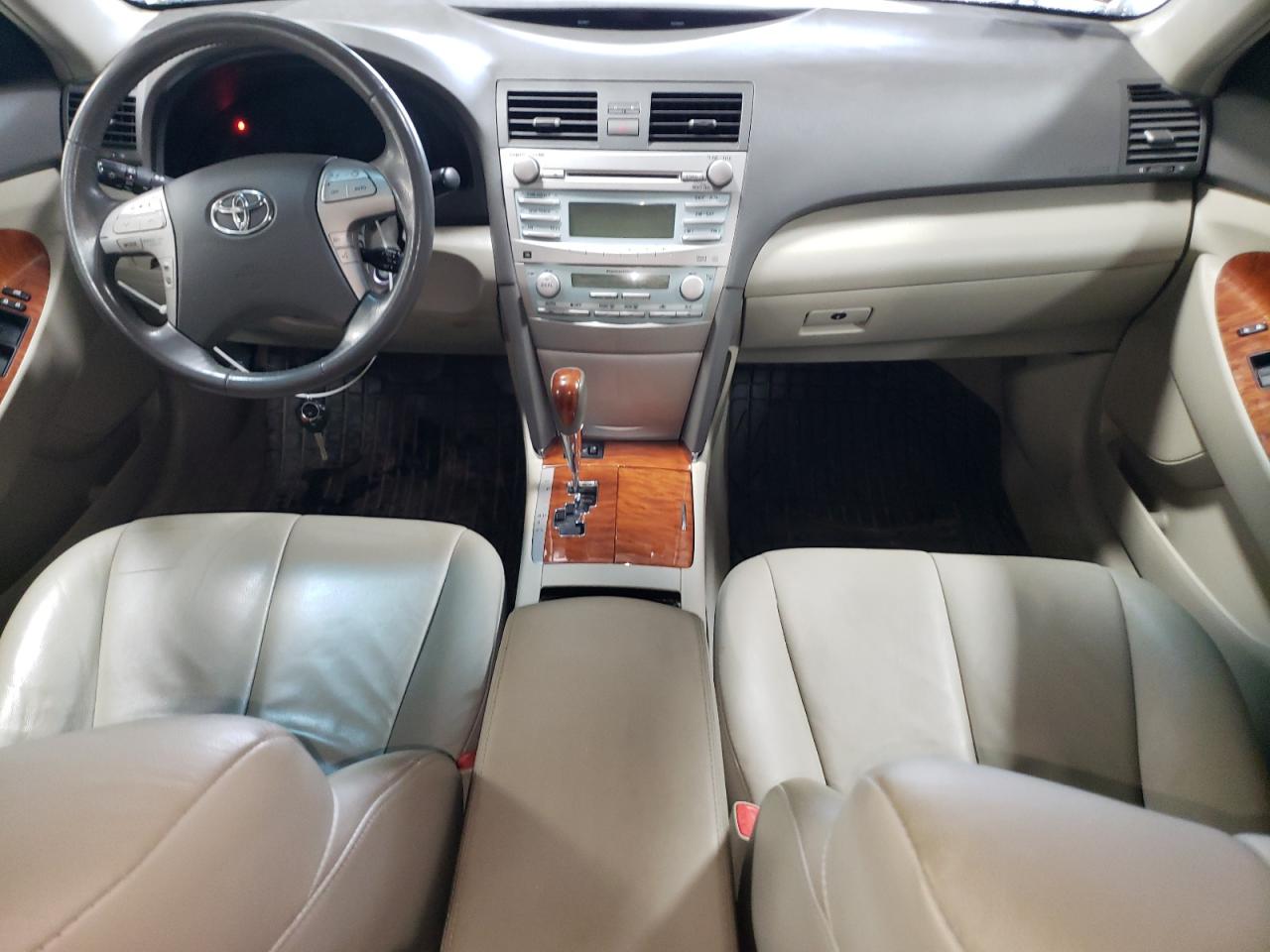 2009 Toyota Camry - Image 8