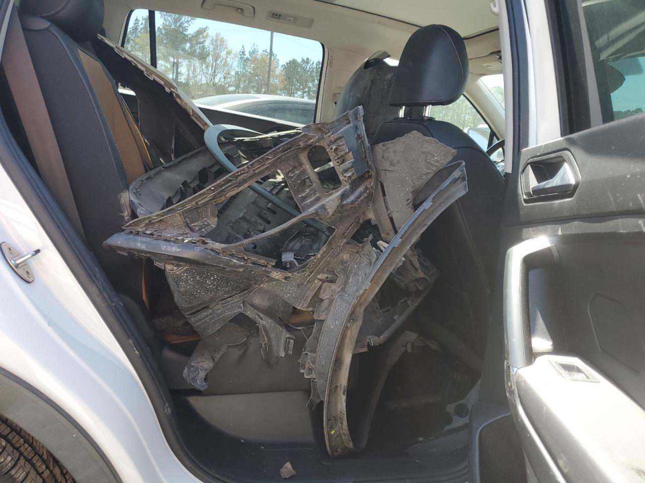 2018 Volkswagen Tiguan - Image 11